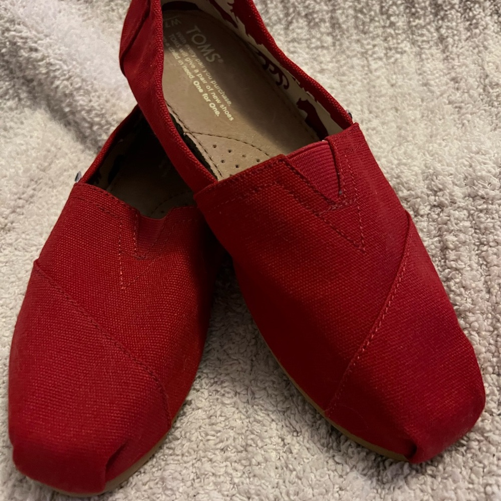 TOMS canvas slip on 7 women’s color red - Picture 3 of 5